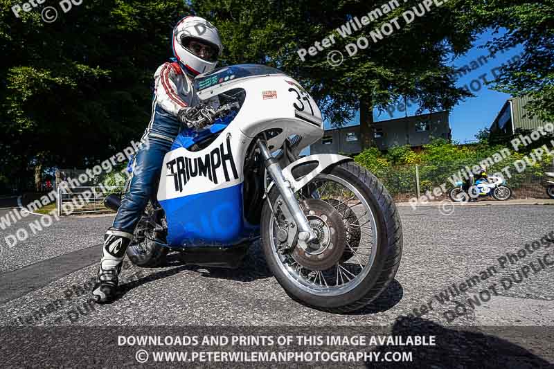 Vintage motorcycle club;eventdigitalimages;mallory park;mallory park trackday photographs;no limits trackdays;peter wileman photography;trackday digital images;trackday photos;vmcc festival 1000 bikes photographs